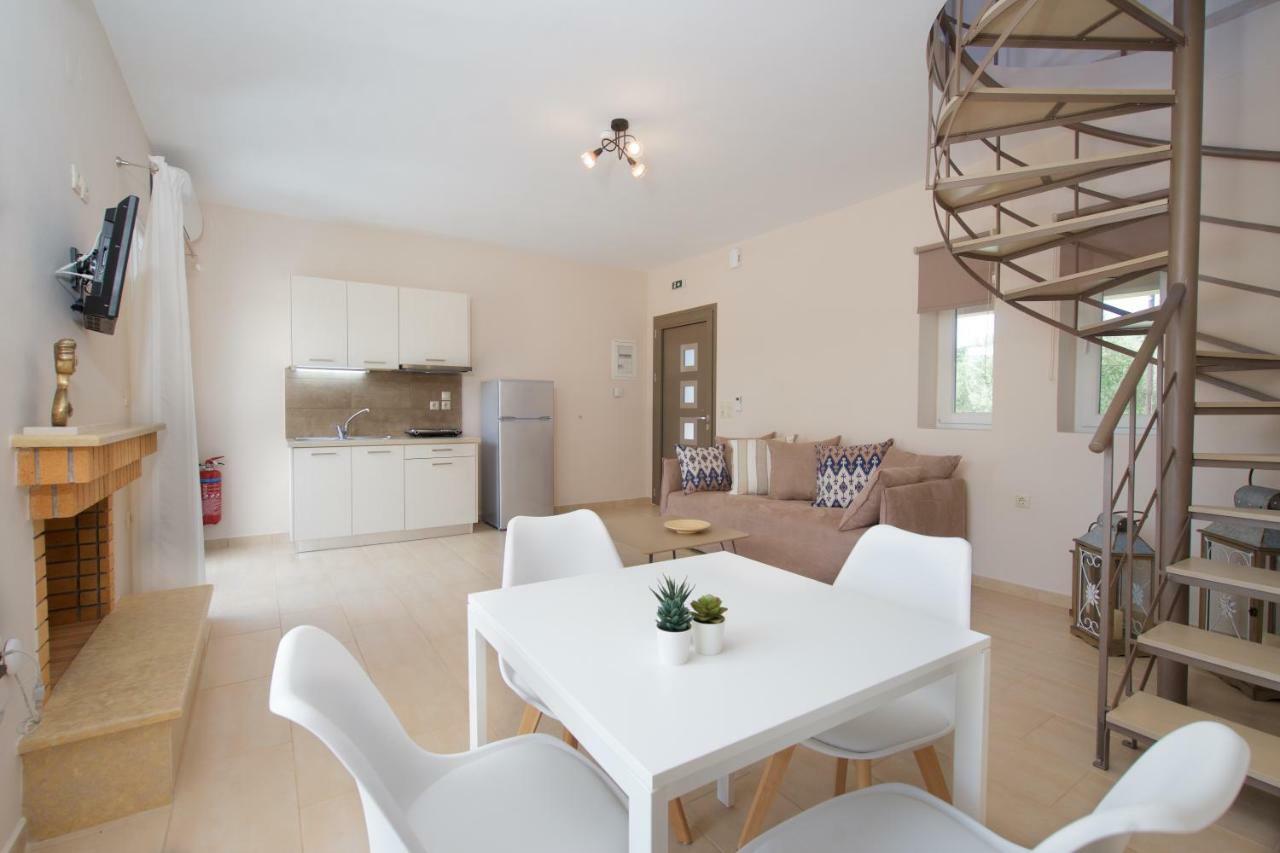 Rose Maisonette Razata