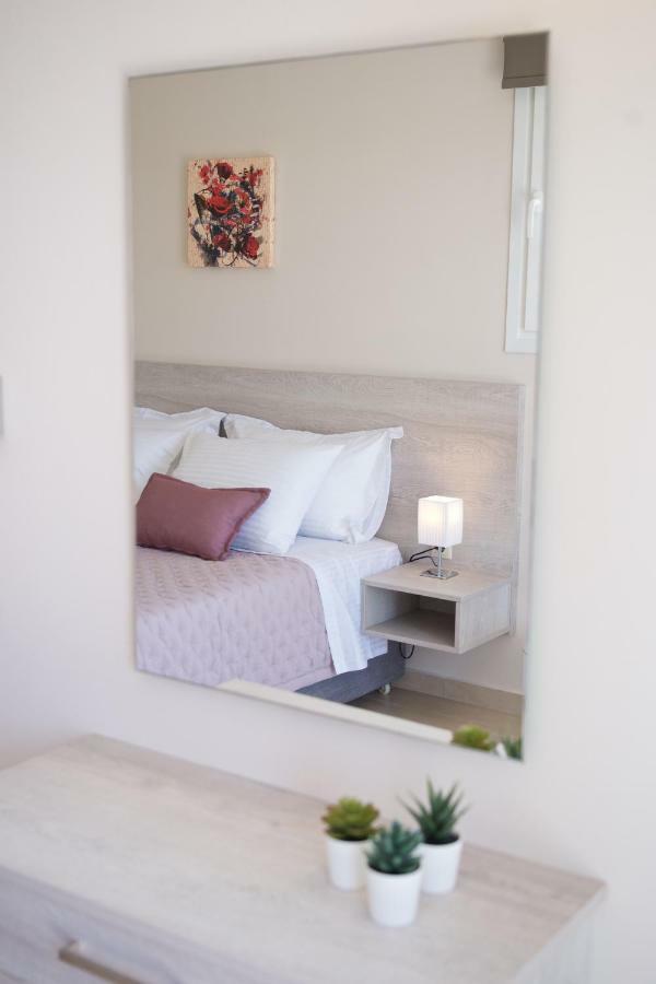 Rose Maisonette Razata